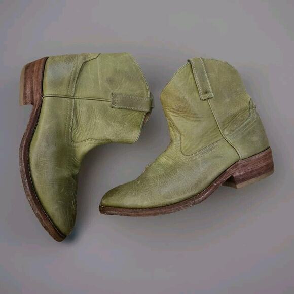 Miz Mooz Leather Carlito Cowboy Booties Lime Green RARE Women's Size 8 - Picture 1 of 9